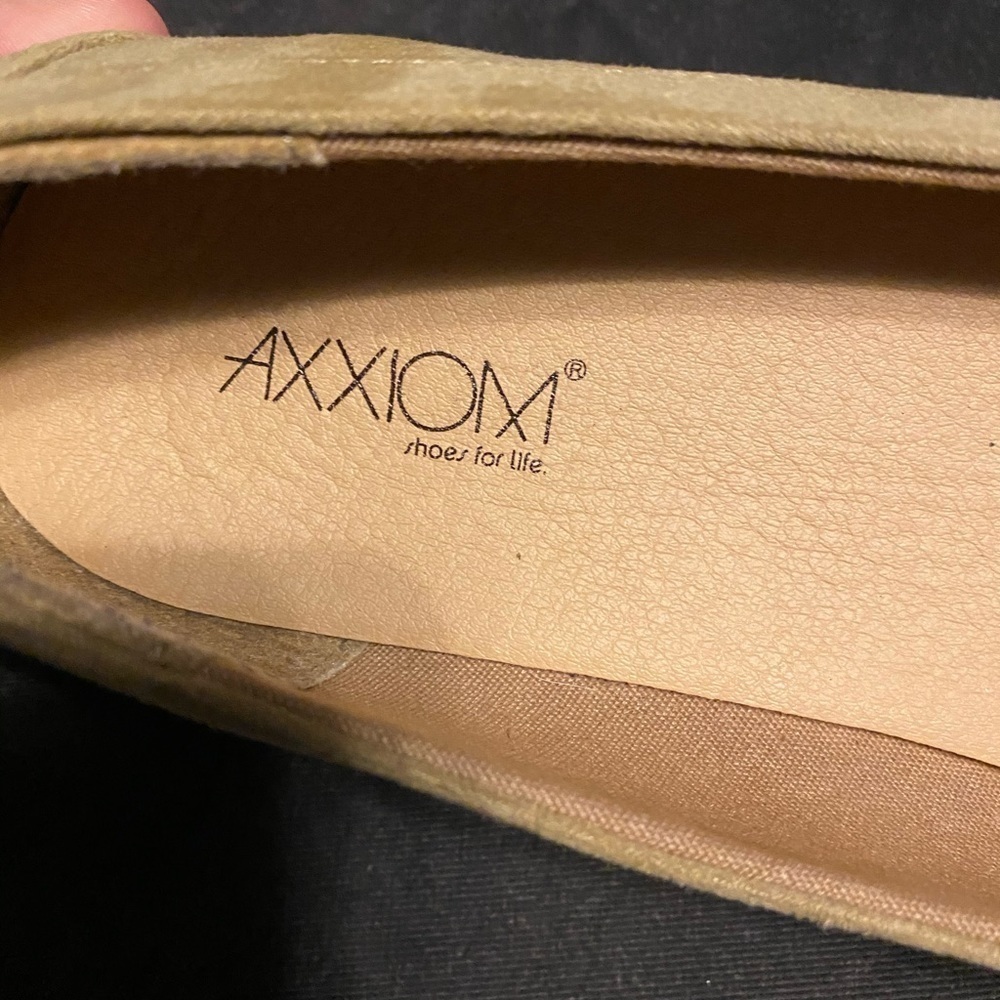 AXXIOM Tassle Loafers, Tan, 8.5 - Picture 5 of 7